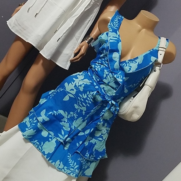 IMPORTED Dress Floral Must See Design - Picture 2 of 8